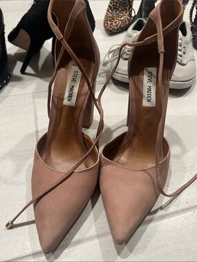 Steve Madden Dusty Pink Lace-Up Pointed-Toe Pumps